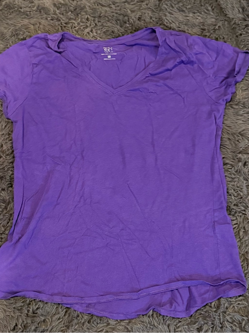 New York & Company Purple V-Neck Short Sleeve Tee